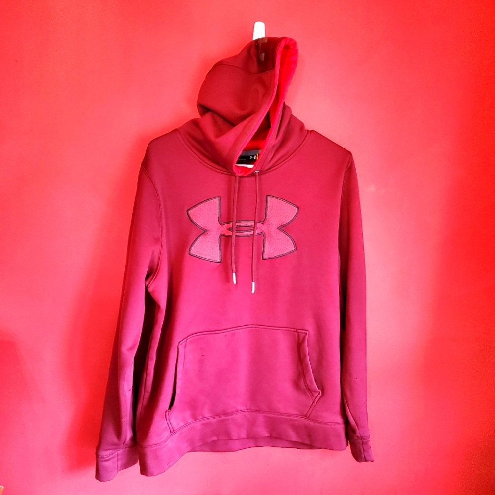 Under Armour sweatshirt burgundy for men normal wear medium size